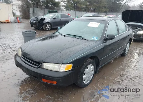 1996 Honda Accord Lx/Ex from USA, damaged, VIN 1HGCD563XTA301892